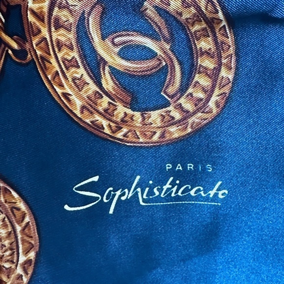 CHANEL COCO MARK
LOGO GOLD CHAIN
AND COIN PATTERN - Picture 3 of 6